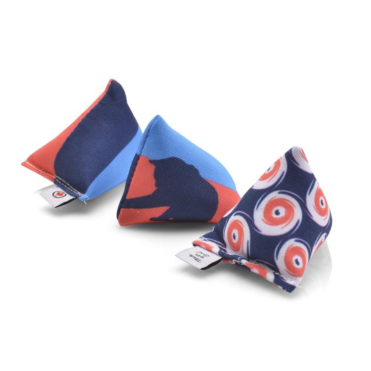 ZESTAW 3 Mini Poduszeczek PIRAMIDEK do Przytulania dla kota | Canadian Cat | NORDIC LINE | kocimiętka 15g od ParrotPlanet.pl