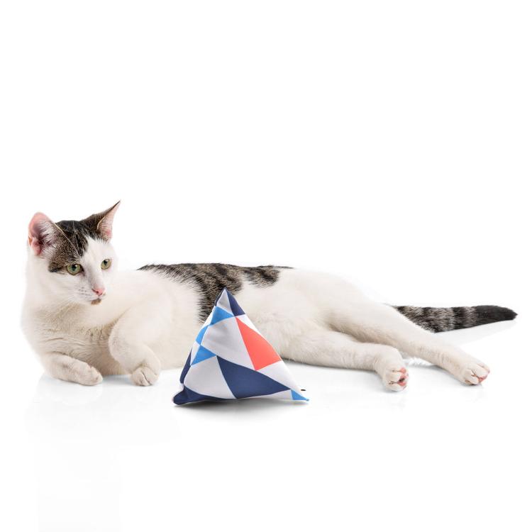 Poduszeczka PIRAMIDKA XL do Przytulania dla kota | Canadian Cat | NORDIC TRIANGLE | kocimiętka 11g od ParrotPlanet.pl