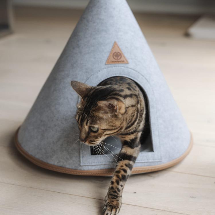 Cat Tipi | Filcowa kryjówka, jaskinia z poduszką | Canadian Cat | Jasno-Szary od ParrotPlanet