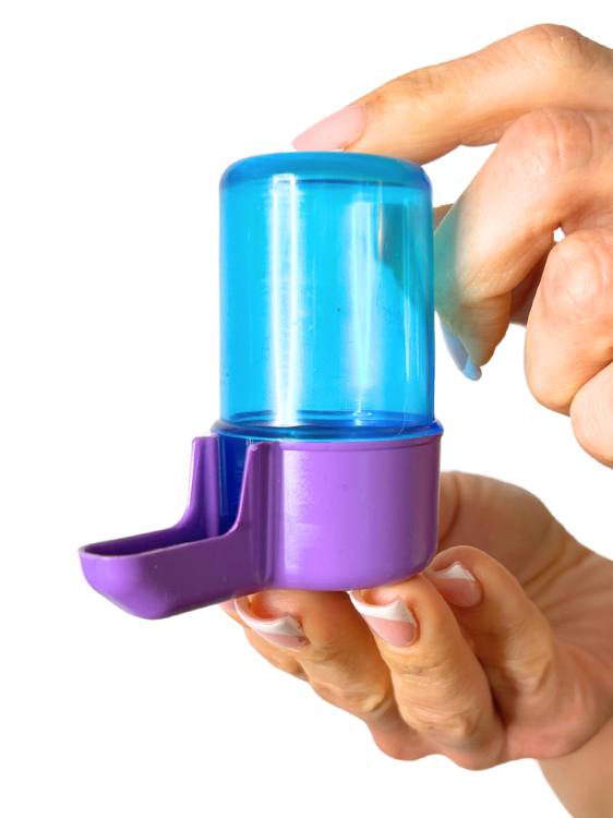 Poidełko, poidło ANTYBAKTERYJNE do wody dla papug i innych ptaków niebieskie 50ml od ParrotPlanet.pl