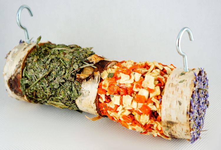 Brochette Herbes et Légumes – pour rongeurs de ParrotPlanet.fr
